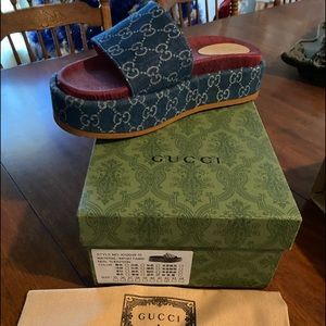 Sz 42 Denim Gucci Sandals. Runs small. Fits like a perfect US Womens Sz. 10.